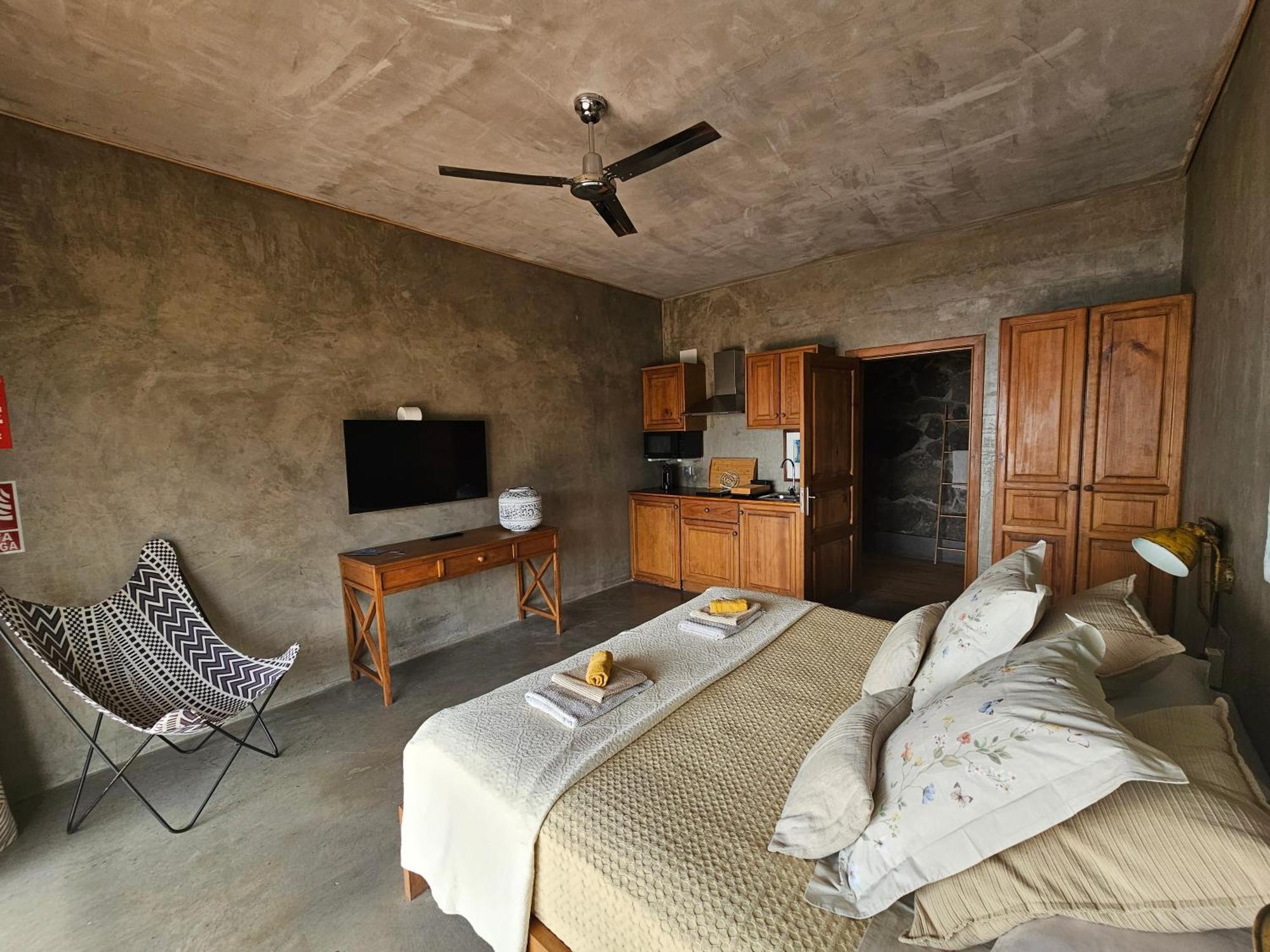 Les Terrasses Suites Calheta  Ngoại thất bức ảnh